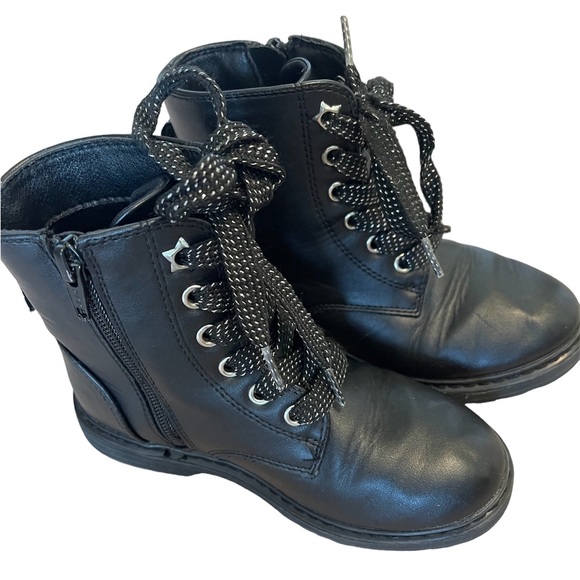 Other - Girl's Teagan Black Combat Boot Size 12 GUC